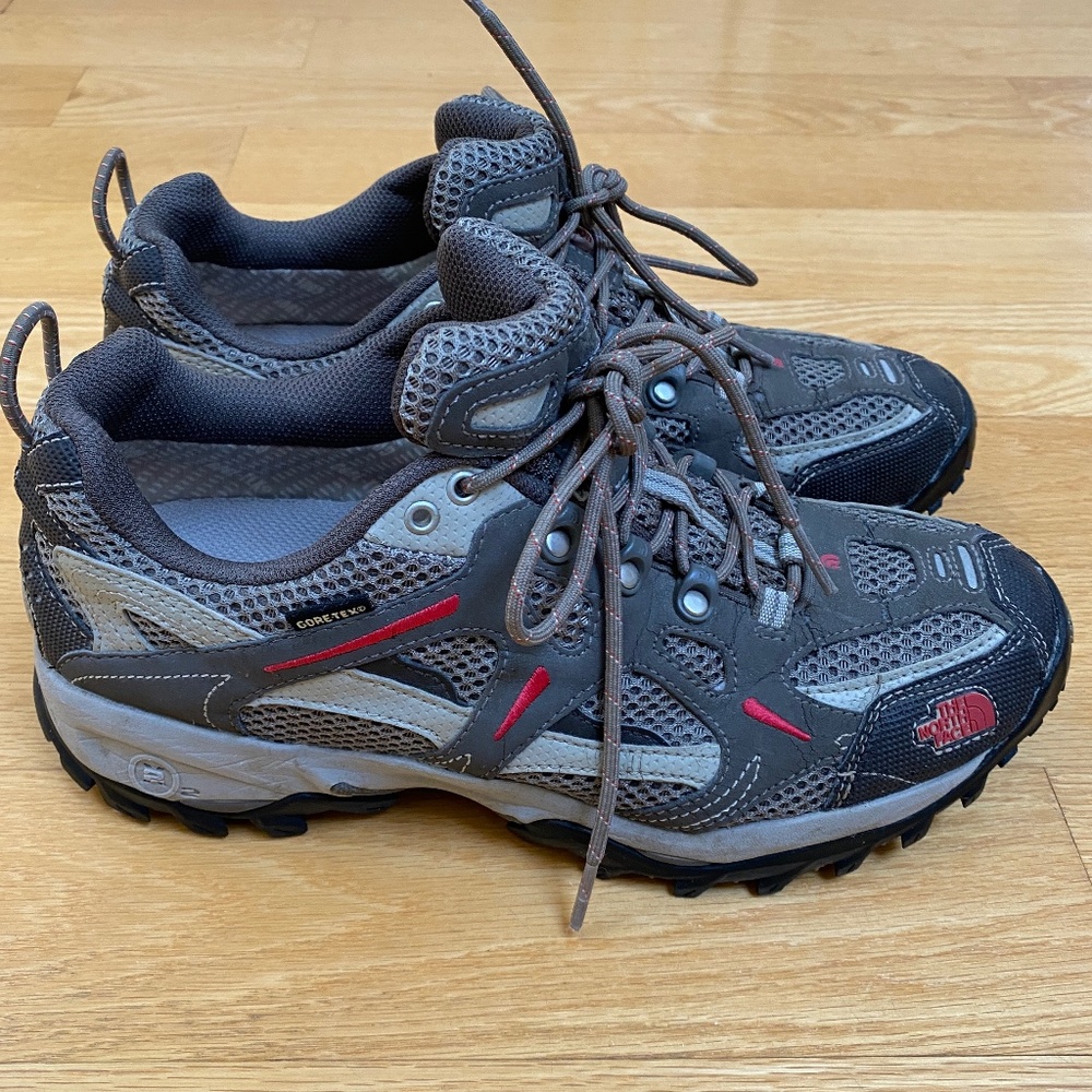EUC North Face goretex vibram hiking shoe size 9